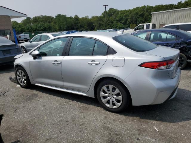 5YFEPRAE3LP094403 - 2020 TOYOTA COROLLA LE Արծաթագույն լուսանկար 2