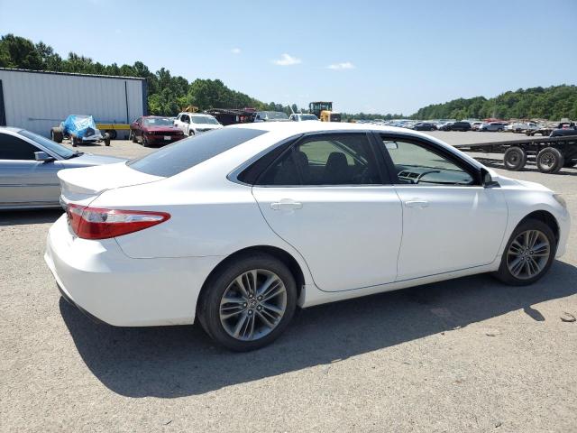 4T1BF1FK6HU331803 - 2017 TOYOTA CAMRY LE თეთრი ფოტო 3