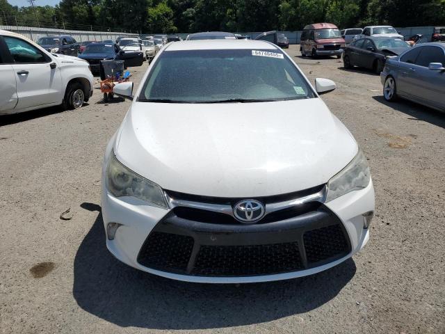 4T1BF1FK6HU331803 - 2017 TOYOTA CAMRY LE თეთრი ფოტო 5