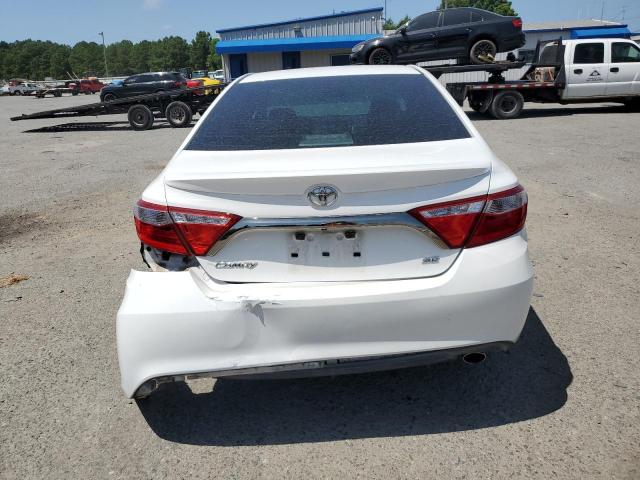 4T1BF1FK6HU331803 - 2017 TOYOTA CAMRY LE თეთრი ფოტო 6
