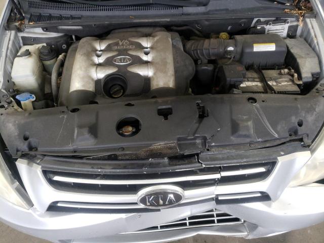 KNDMB233766095465 - 2006 KIA SEDONA EX SILVER photo 12