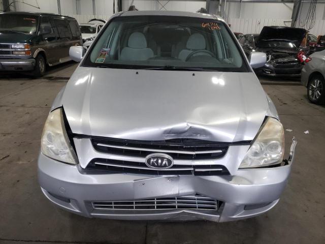 KNDMB233766095465 - 2006 KIA SEDONA EX SILVER photo 5