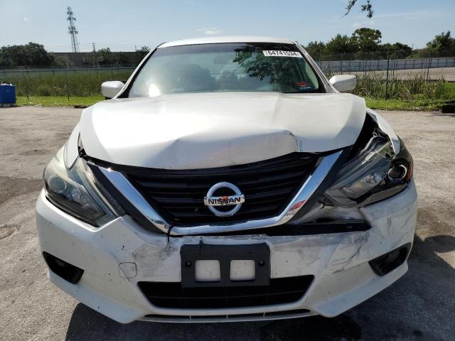 1N4AL3AP3HC263110 - 2017 NISSAN ALTIMA 2.5 WHITE photo 5