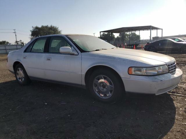 1G6KS54YXWU928256 - 1998 CADILLAC SEVILLE SLS WHITE photo 4