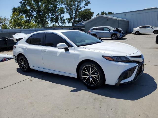 4T1T11AK4PU831144 - 2023 TOYOTA CAMRY SE NIGHT SHADE WHITE photo 4