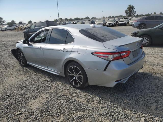 4T1B11HK2KU716679 - 2019 TOYOTA CAMRY XLE L SILVER photo 2