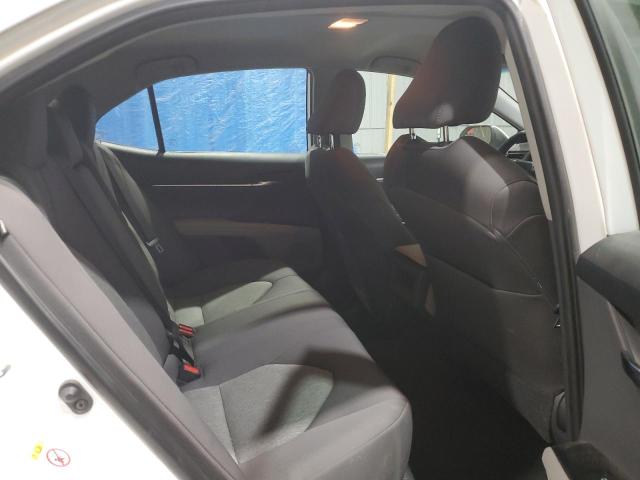 4T1B11HK4KU179698 - 2019 TOYOTA CAMRY L WHITE photo 10