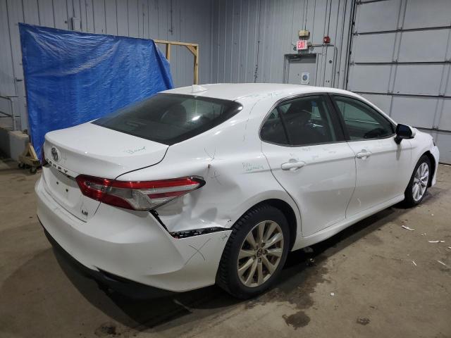 4T1B11HK4KU179698 - 2019 TOYOTA CAMRY L WHITE photo 3