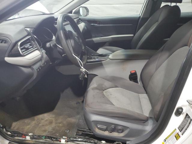 4T1B11HK4KU179698 - 2019 TOYOTA CAMRY L WHITE photo 7