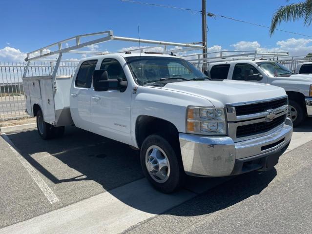 1GBJC33K18F180032 - 2008 CHEVROLET SILVERADO C3500 WHITE photo 1