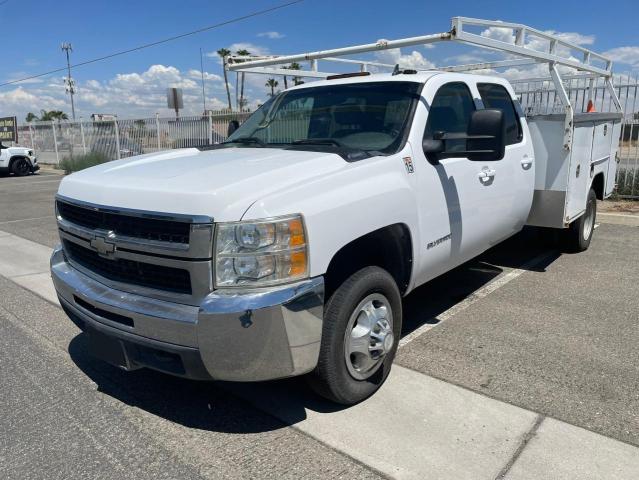 1GBJC33K18F180032 - 2008 CHEVROLET SILVERADO C3500 WHITE photo 2