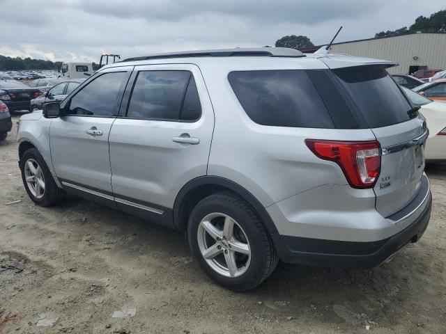 1FM5K7D82JGB40306 - 2018 FORD EXPLORER XLT Сріблястий фото 2