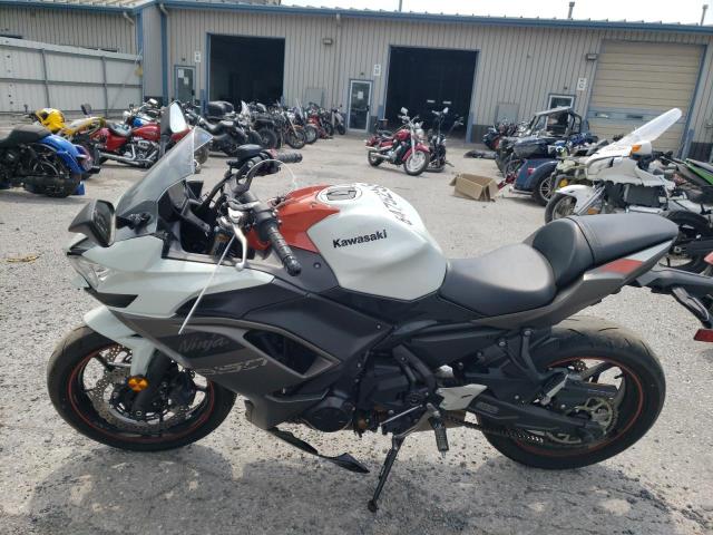 ML5EXER10PDA90289 - 2023 KAWASAKI EX650 R TWO TONE photo 3