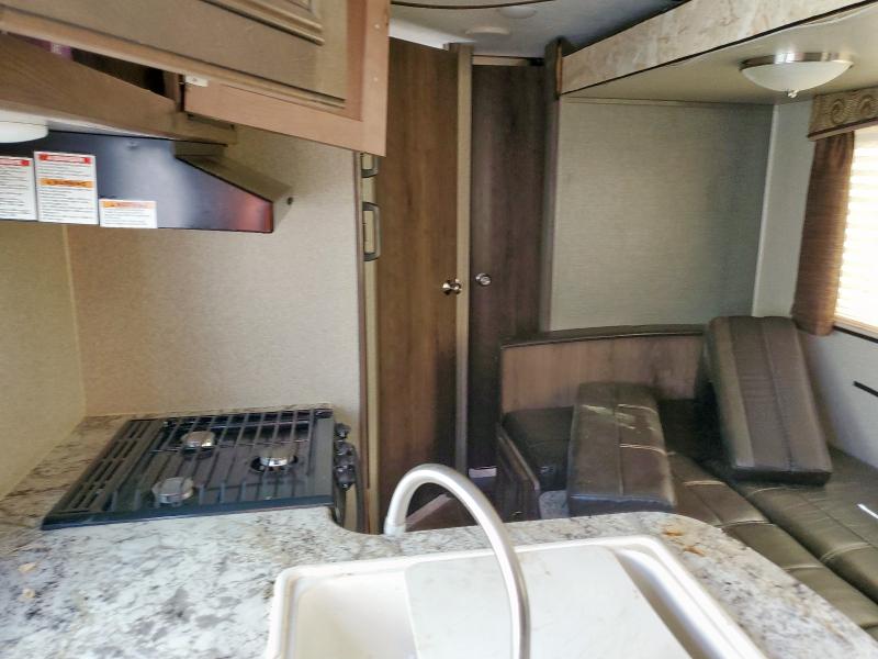 4YDT3352XJK416091 - 2018 KEYSTONE PASSPORT WHITE photo 6