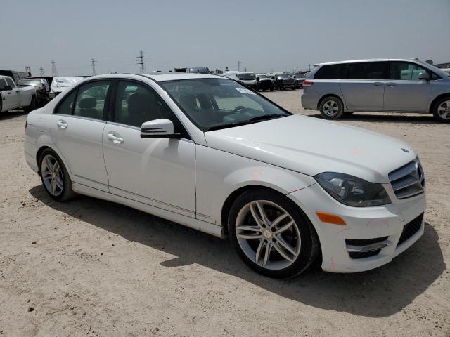 WDDGF4HB0DR251683 - 2013 MERCEDES-BENZ C 250 WHITE photo 4