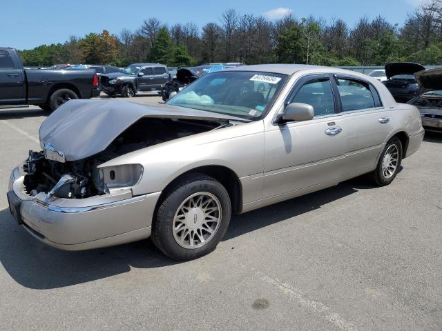 1LNHM82W7YY763388 - 2000 LINCOLN TOWN CAR SIGNATURE TAN photo 1