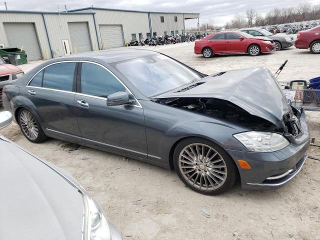 WDDNG8GB8AA295227 - 2010 MERCEDES-BENZ S 550 4MATIC GRAY photo 4