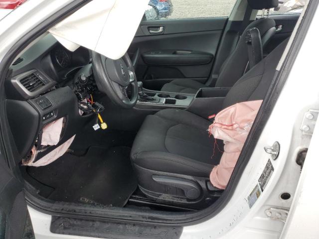 5XXGT4L30HG171294 - 2017 KIA OPTIMA LX WHITE photo 7