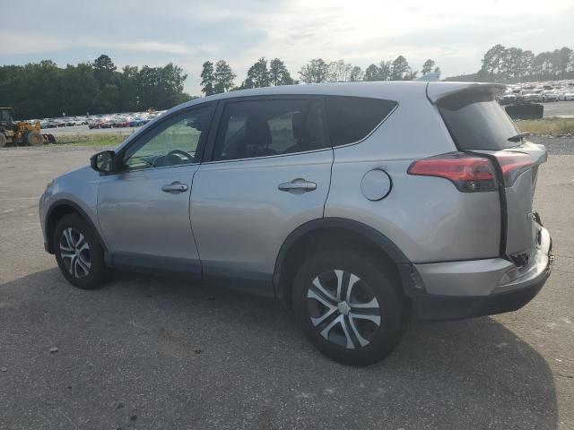 JTMBFREV1JJ238015 - 2018 TOYOTA RAV4 LE SILVER photo 2