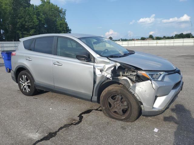 JTMBFREV1JJ238015 - 2018 TOYOTA RAV4 LE SILVER photo 4