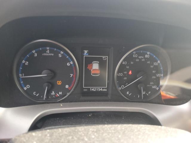 JTMBFREV1JJ238015 - 2018 TOYOTA RAV4 LE SILVER photo 9