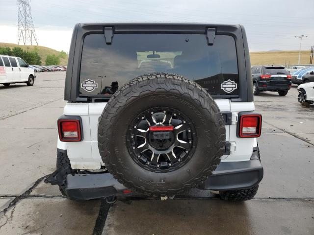 1C4HJXEN5JW245923 - 2018 JEEP WRANGLER U SAHARA WHITE photo 6