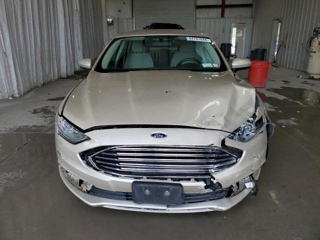 3FA6P0HD8JR222628 - 2018 FORD FUSION SE TAN photo 5