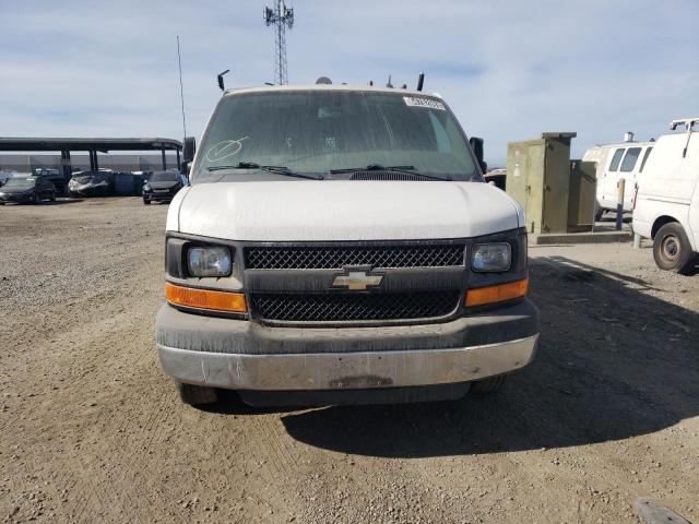 1GCWGFCB8E1119986 - 2014 CHEVROLET EXPRESS G2 WHITE photo 5