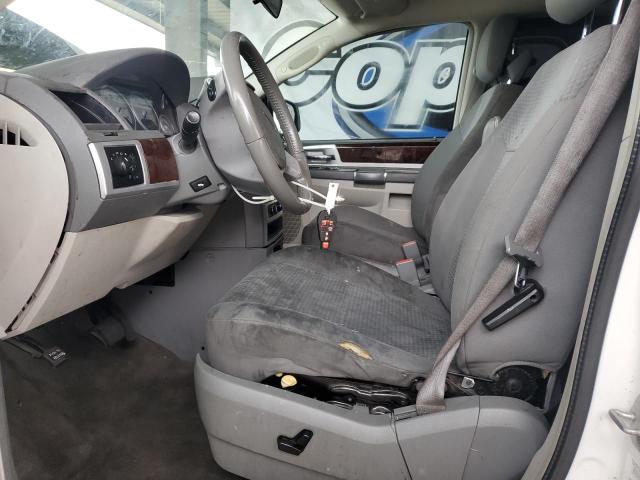 2A4RR5D1XAR491546 - 2010 CHRYSLER TOWN & COU TOURING WHITE photo 7