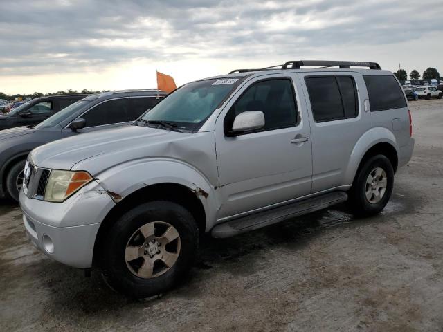 2005 NISSAN PATHFINDER LE, 