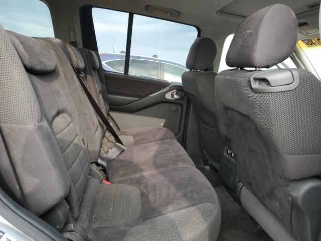 5N1AR18W75C716579 - 2005 NISSAN PATHFINDER LE Серебристый фото 11