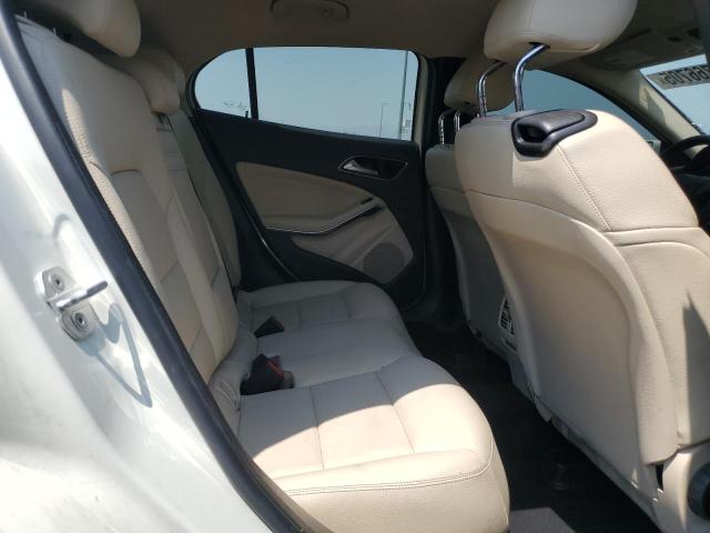 WDCTG4EBXGJ235014 - 2016 MERCEDES-BENZ GLA 250 თეთრი ფოტო 11