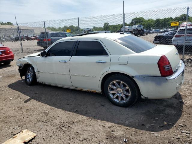 2C3AA63H05H524665 - 2005 CHRYSLER 300C WHITE photo 2