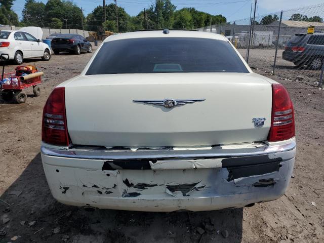 2C3AA63H05H524665 - 2005 CHRYSLER 300C WHITE photo 6