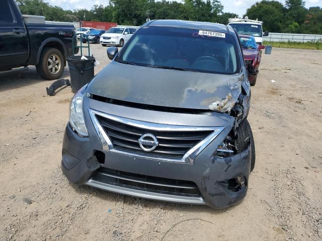 3N1CN7AP6KL880732 - 2019 NISSAN VERSA S 灰色 照片 5