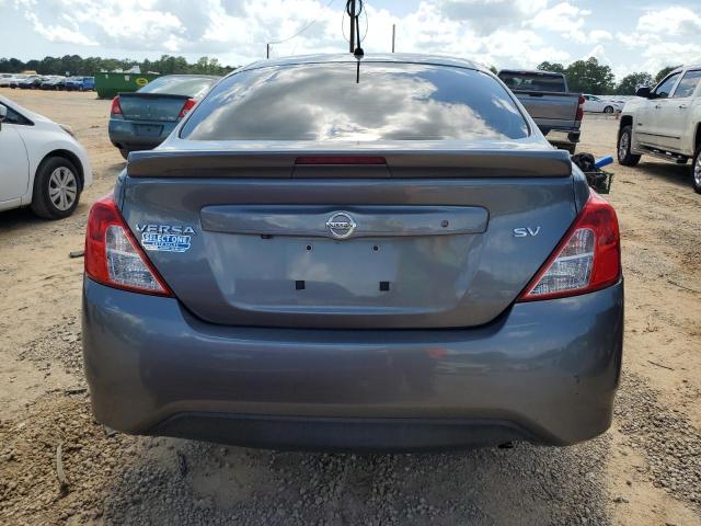 3N1CN7AP6KL880732 - 2019 NISSAN VERSA S 灰色 照片 6