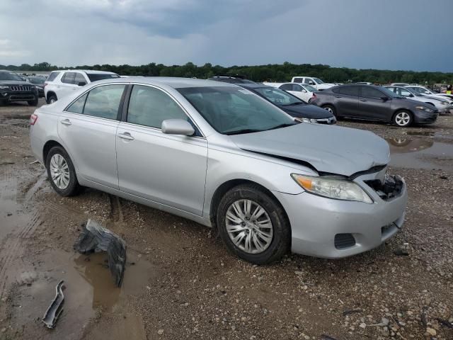 4T1BF3EK5BU678253 - 2011 TOYOTA CAMRY BASE SILVER photo 4