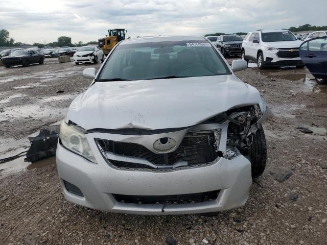 4T1BF3EK5BU678253 - 2011 TOYOTA CAMRY BASE SILVER photo 5