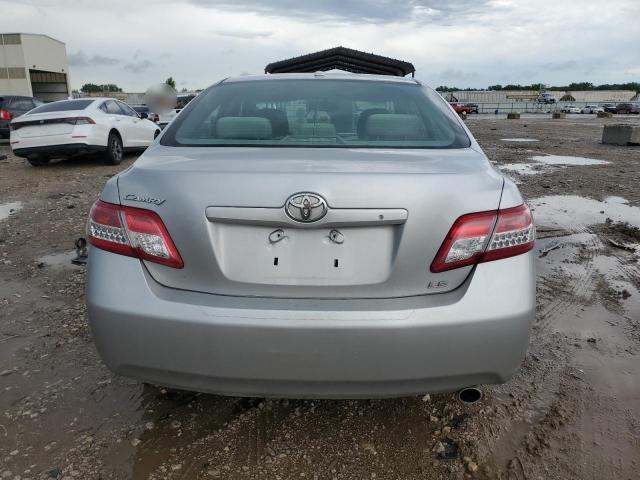 4T1BF3EK5BU678253 - 2011 TOYOTA CAMRY BASE SILVER photo 6