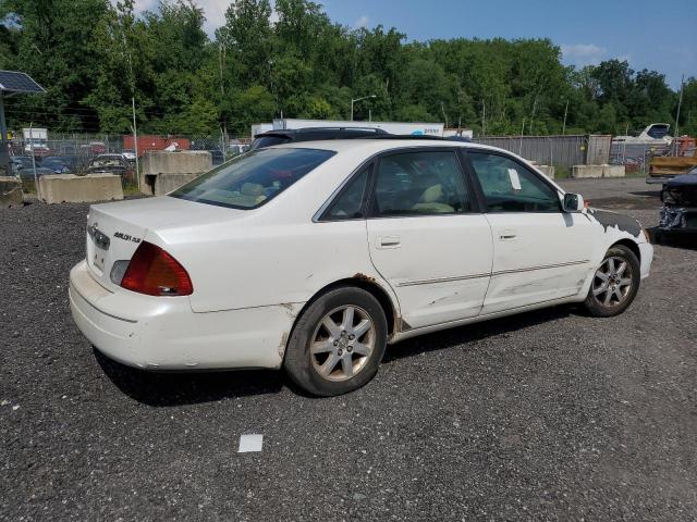 4T1BF28B92U219619 - 2002 TOYOTA AVALON XL WHITE photo 3