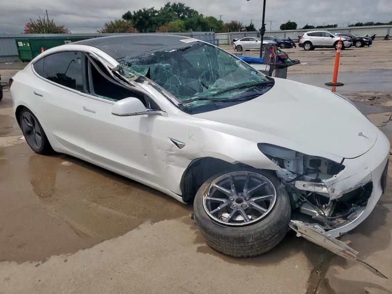 5YJ3E1EA8KF362779 - 2019 TESLA MODEL 3 Beyaz fotoğraf 4