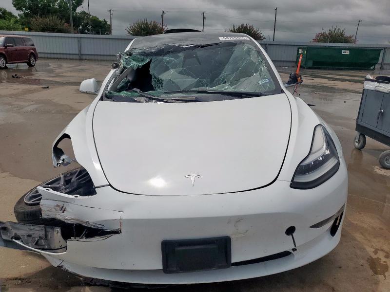 5YJ3E1EA8KF362779 - 2019 TESLA MODEL 3 Beyaz fotoğraf 5