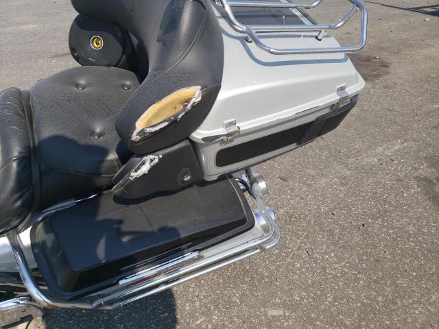 1HD1FCW193Y635498 - 2003 HARLEY-DAVIDSON FLHTCUI 银色 照片 10