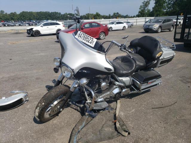 1HD1FCW193Y635498 - 2003 HARLEY-DAVIDSON FLHTCUI 银色 照片 2