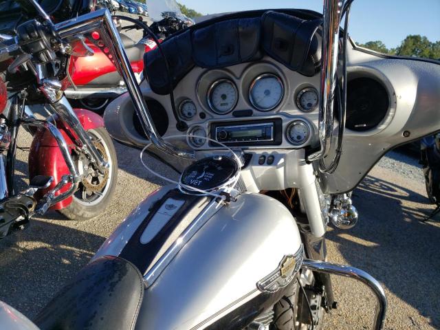 1HD1FCW193Y635498 - 2003 HARLEY-DAVIDSON FLHTCUI 银色 照片 5