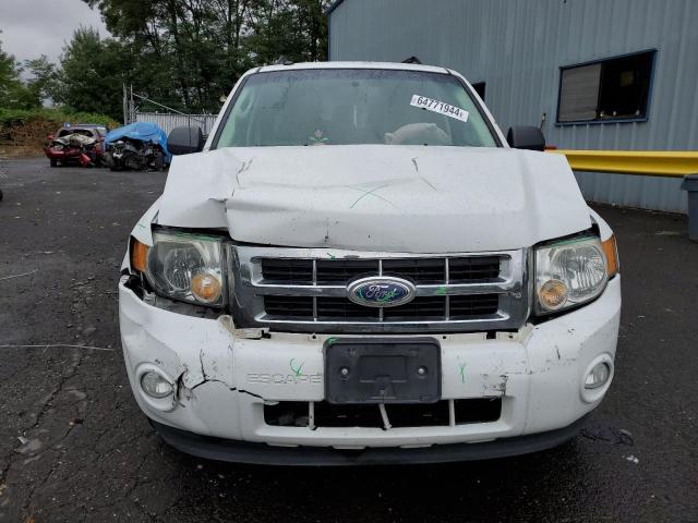 1FMCU9DG2BKC38996 - 2011 FORD ESCAPE XLT WHITE photo 5