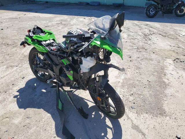 JKAEX8B10GDA27544 - 2016 KAWASAKI EX300 B GREEN photo 1