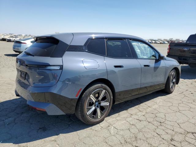 WB523CF05NCJ85544 - 2022 BMW IX XDRIVE50 BLUE photo 3