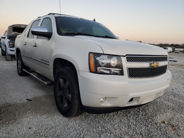 3GNTKGE75DG249473 - 2013 CHEVROLET AVALANCHE LTZ WHITE photo 1