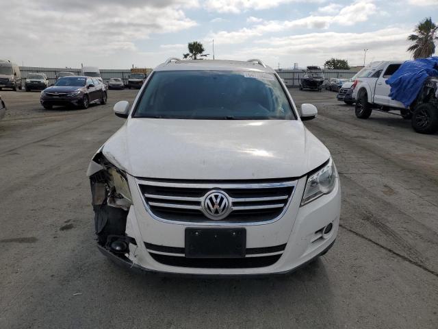 WVGBV75N39W524403 - 2009 VOLKSWAGEN TIGUAN SE WHITE photo 5